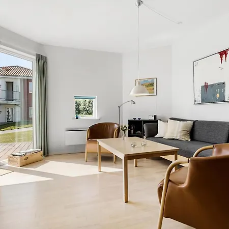 Sopark Lejl, 13 Apartment